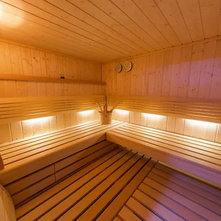 بيت ضيافة Zet - & Wellness 4*